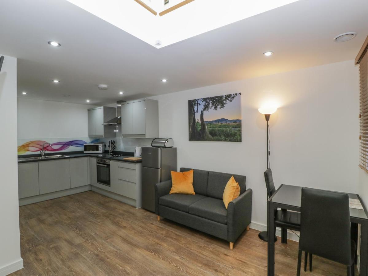 3 The Vaults Apartment Glastonbury Exterior foto