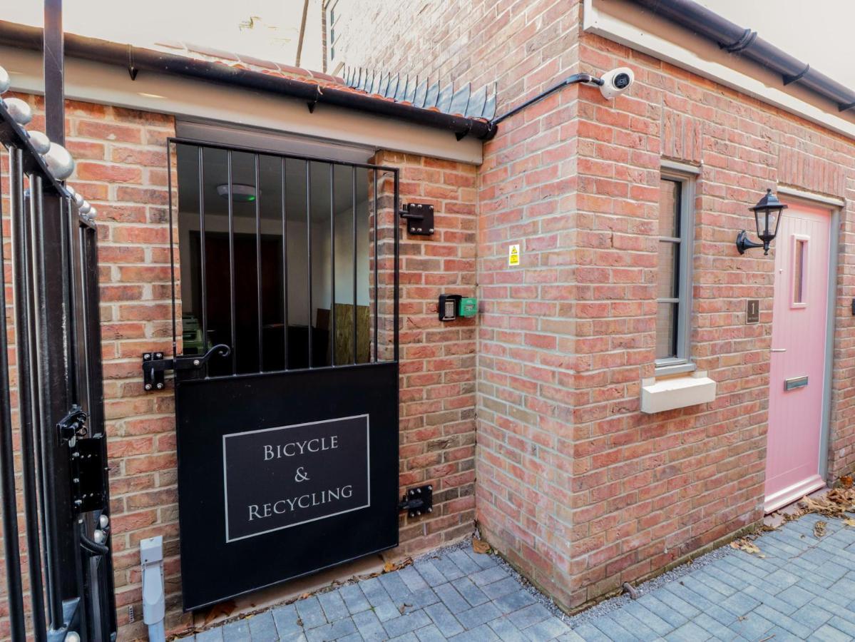 3 The Vaults Apartment Glastonbury Exterior foto